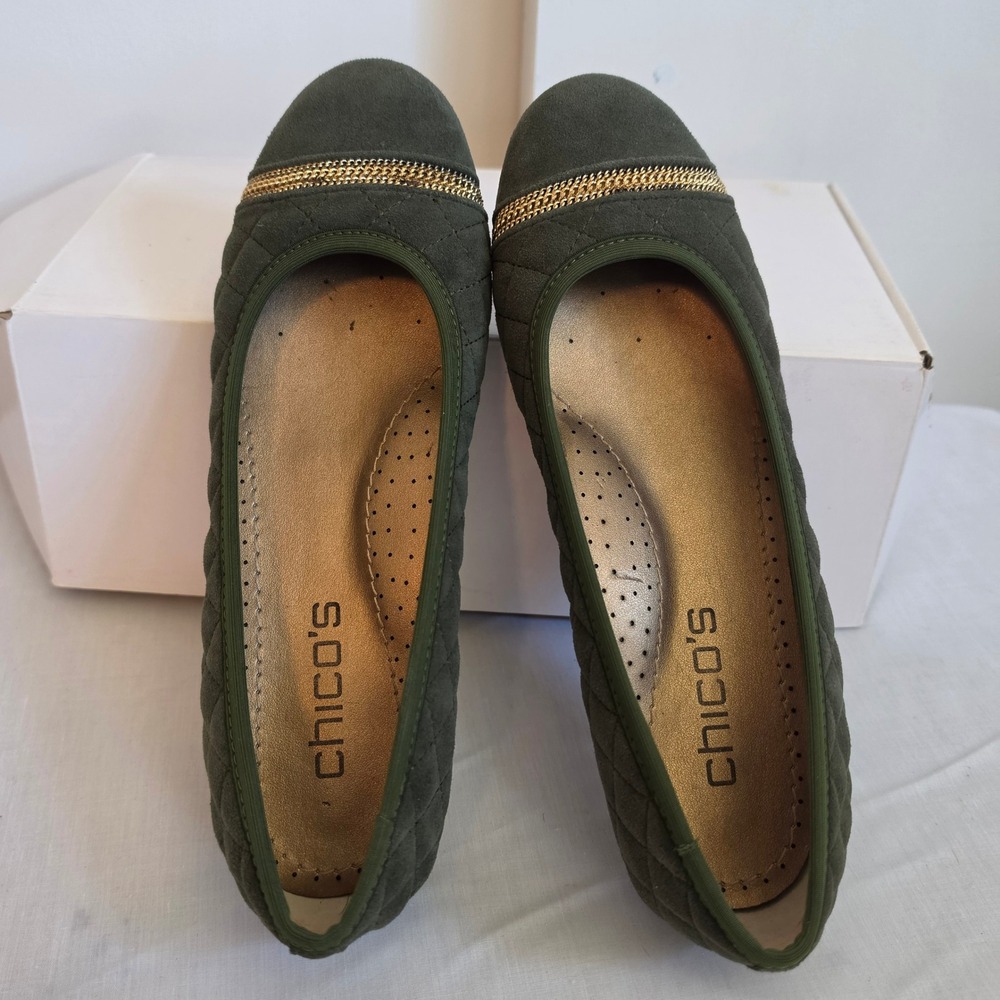 Chicos Spice Dark Green Khaki Suede Quilted Chain Ballet Flats 7M 570099691